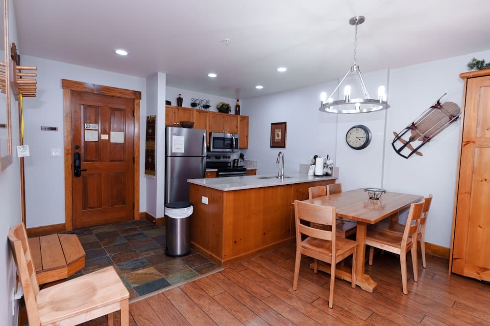 8858 The Springs 1 Bedroom Condo by RedAwning