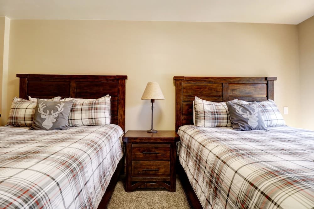 Newly Remodeled, Open Layout, with Incredible Views - CS302 by RedAwning