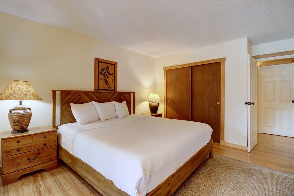 Pet-friendly Very Spacious Condo - BE108 by RedAwning