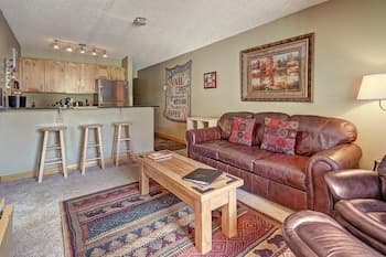 Amazing Ski in-out Condo With Mountain Views - FP114 by Redawning