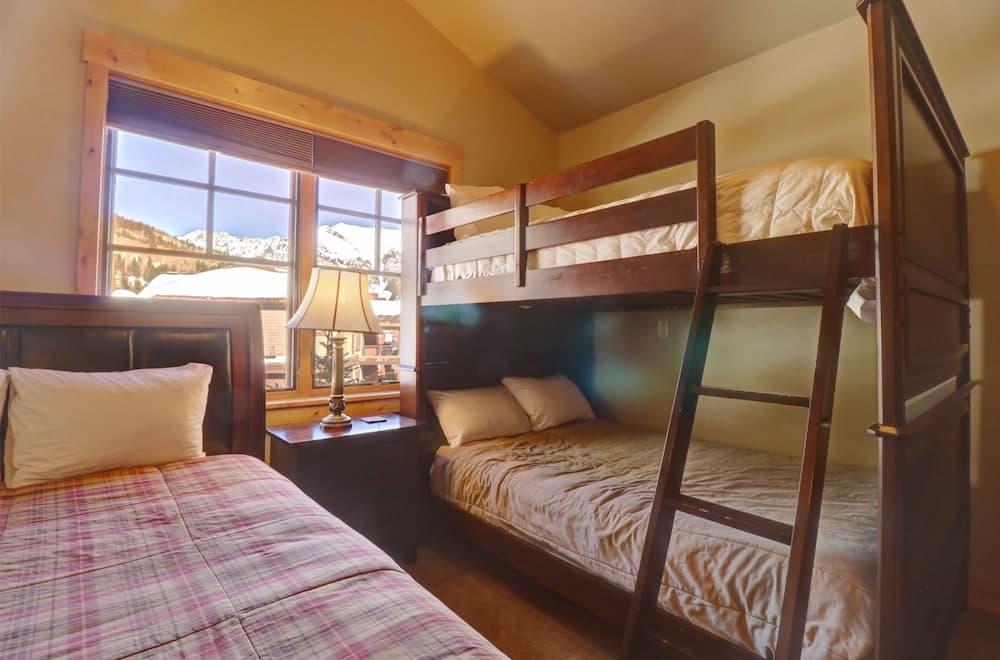 Mountain Chalet Right Next To The Lift - 39B by RedAwning