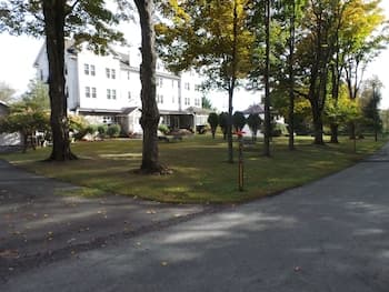 Kenoza Lake View Manor