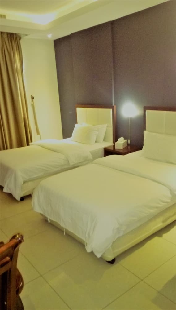 Romooz Inn Hotel Suites