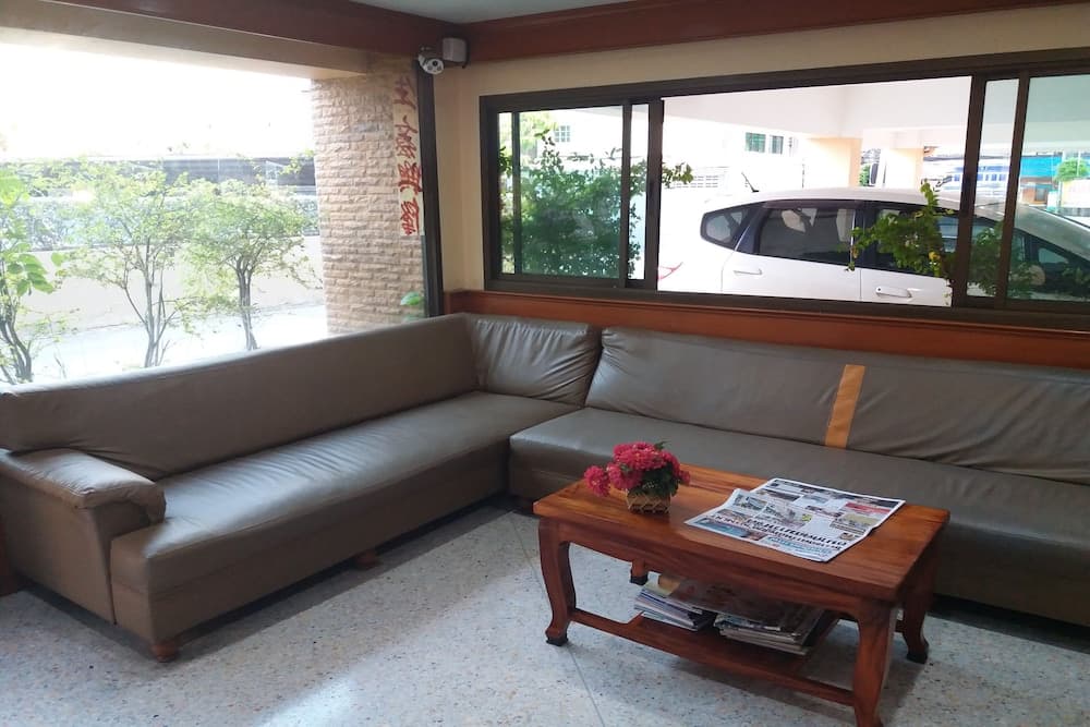 Chaiyaphruk Grand Hotel