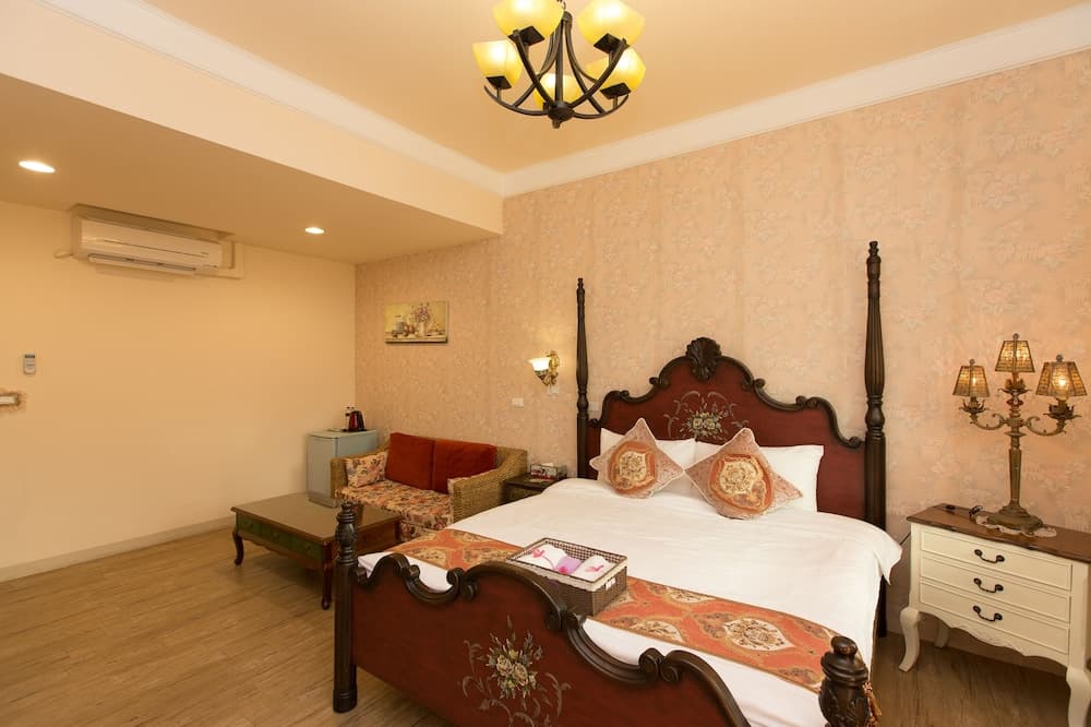 The Anderson Manor Hotel