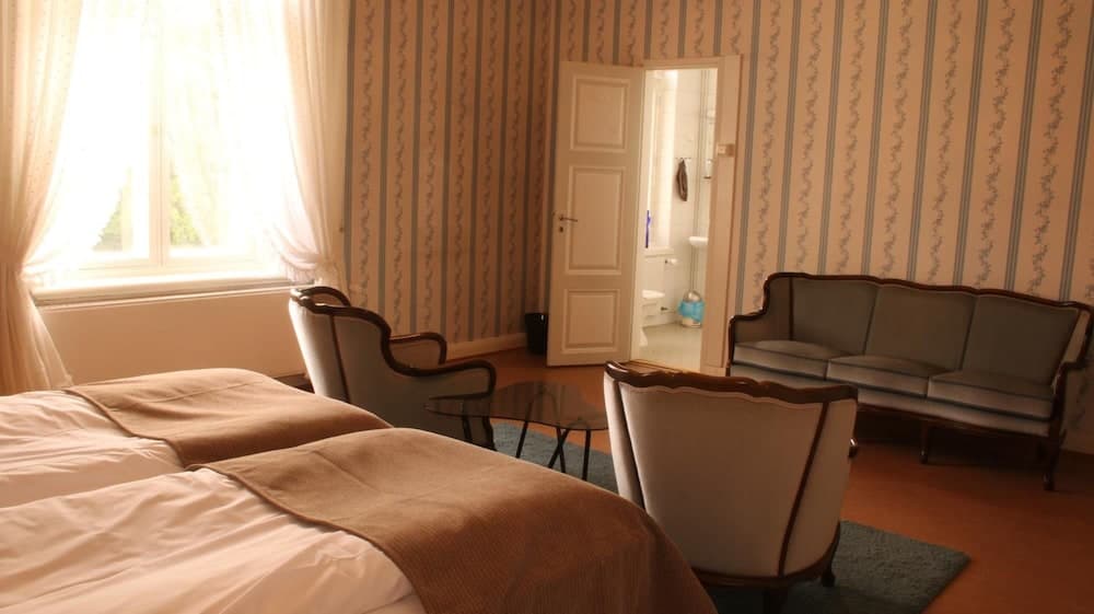 Kartanohotelli Karhulan Hovi