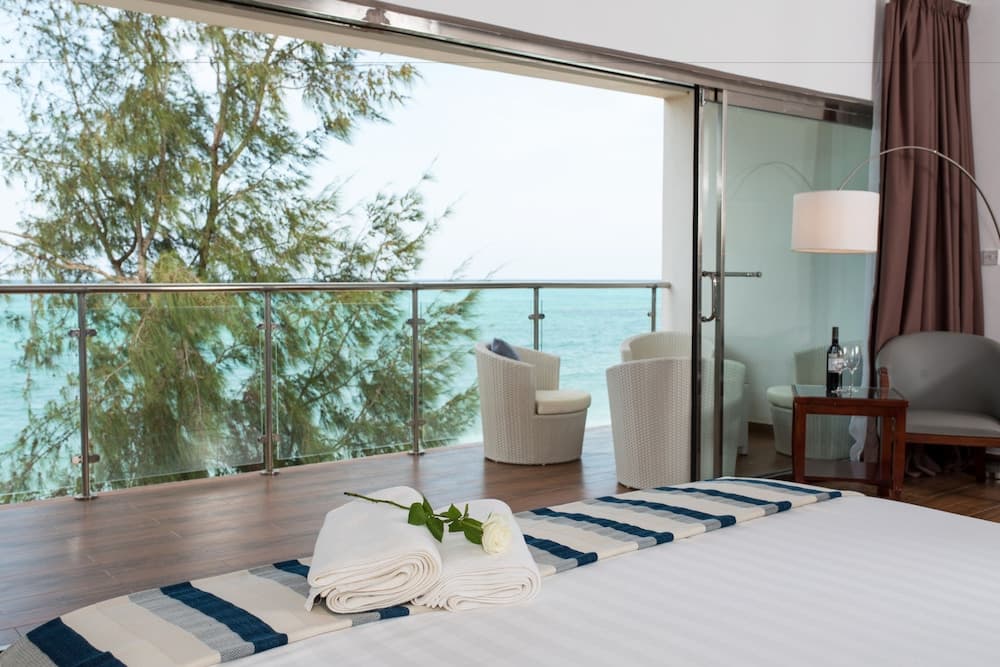 Nungwi Dreams by Mantis