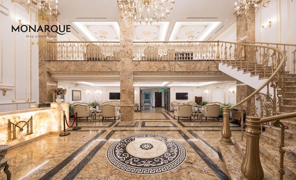Monarque Hotel