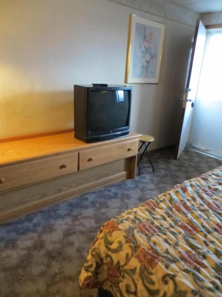 Mid Town Western Inn