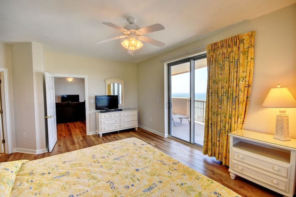 Margate Tower 2401 4br 3 Ba Direct Oceanfront 4 Bedroom Condo by RedAwning