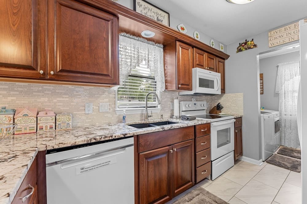 Dream Weaver 2 Bedroom Condo by RedAwning