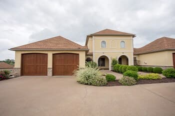 Vista - Sleeps 6-10 4 Bedroom Villa by RedAwning