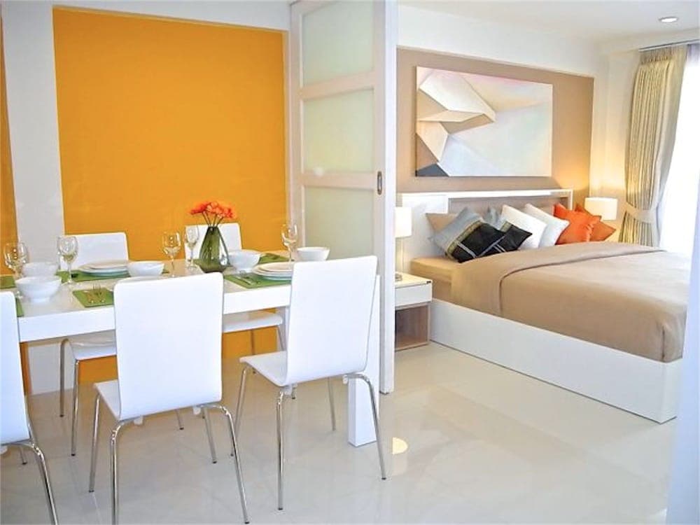 Kata Plaza 1 bedroom Modern Apartment