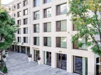 Stage 12 Hotel by Penz