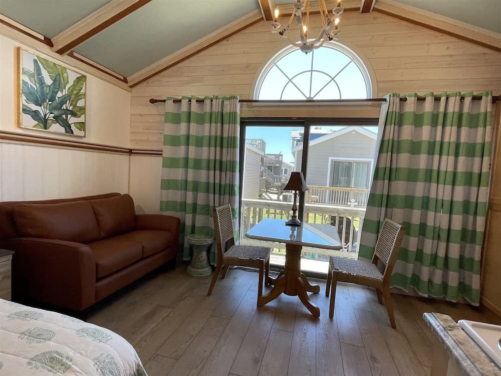 37 Coal Miner's Dream Studio Bedroom Condo by RedAwning