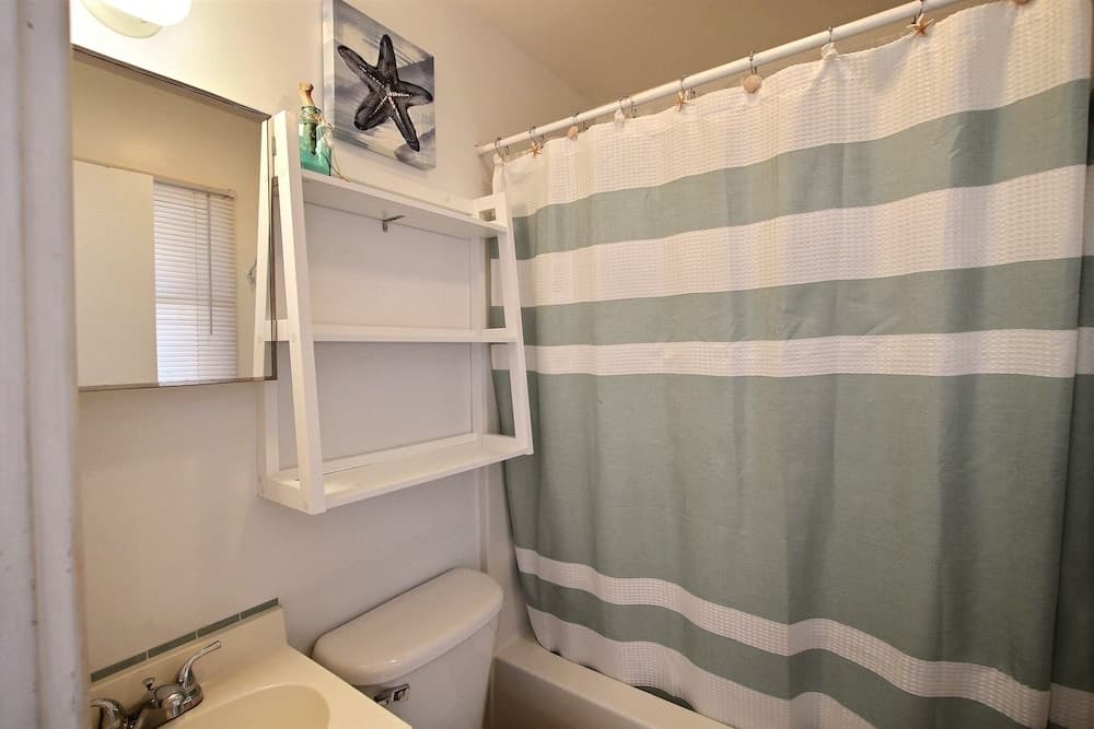 8 The Boat House Studio Bedroom Condo by RedAwning