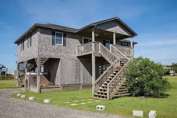 Austin's Pointe 4 Bedroom Cottage by RedAwning