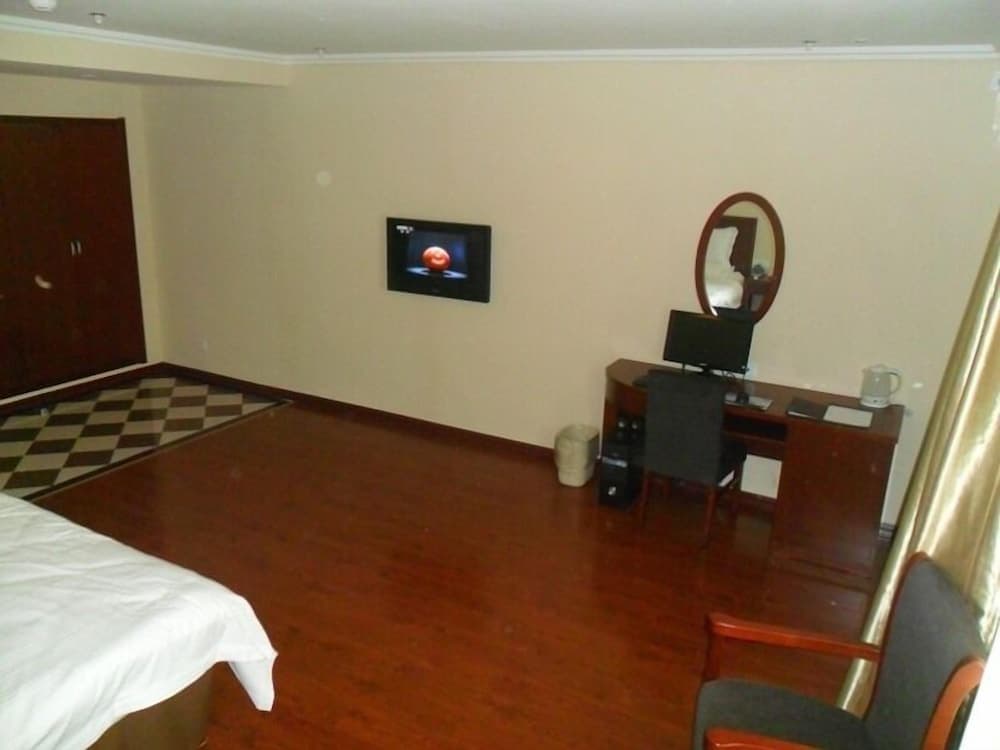 GreenTree Inn Tianjin Wuqing Jingbin Industrial Park Chengwang Road Express Hotel