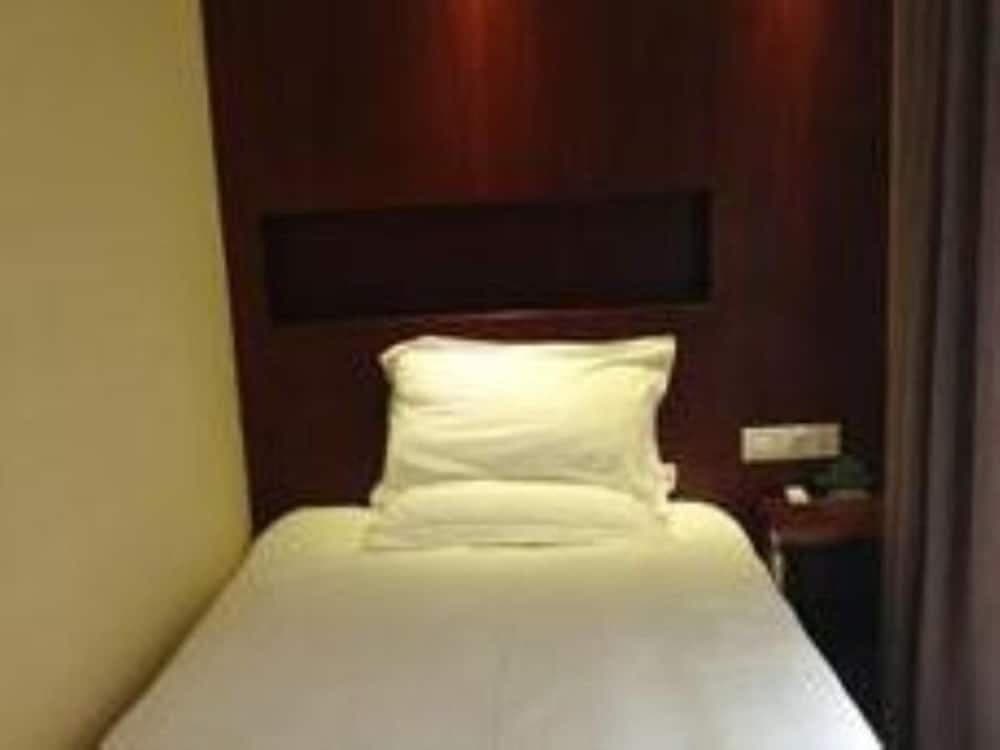 GreenTree Inn Linhai Yintai City