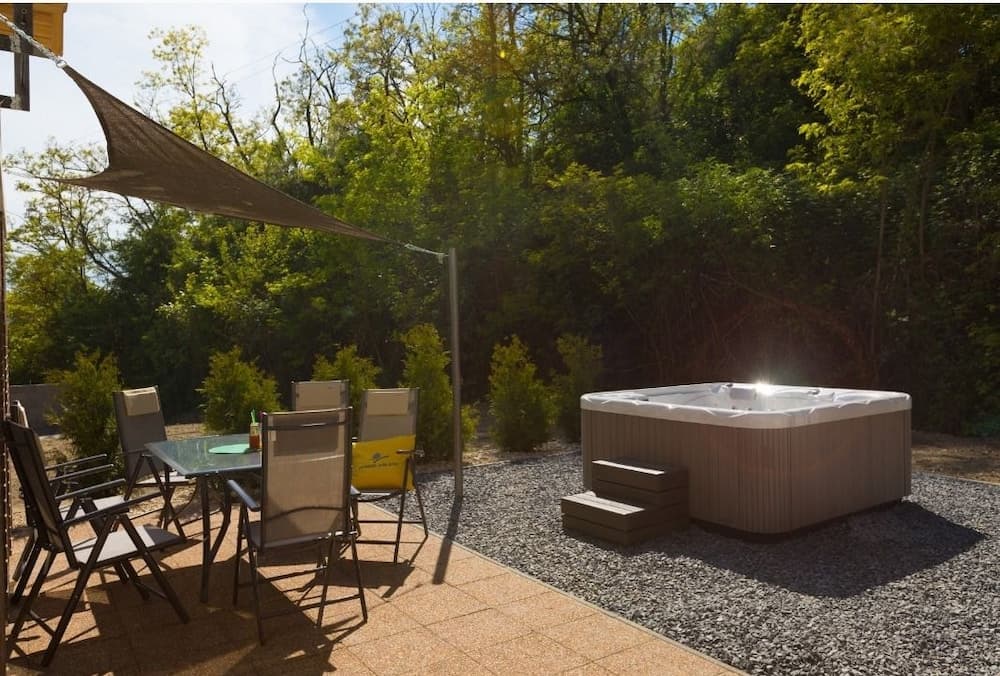 Kenese-Völgye Villahotel