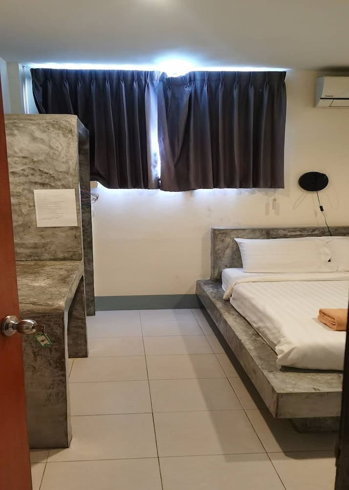 Top Harvest Rental - Hostel