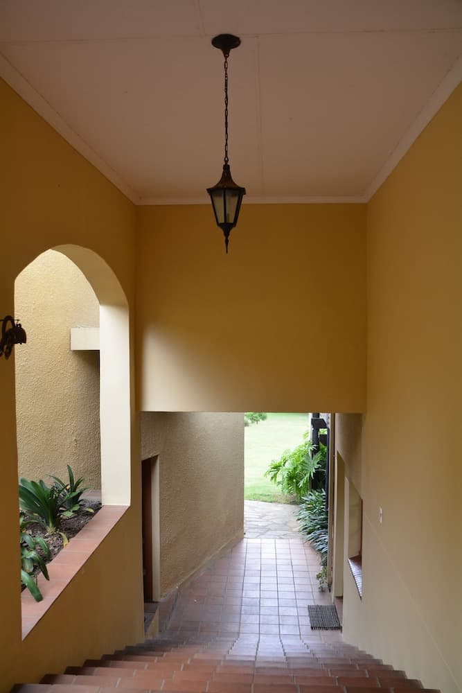 Thaba Tsweni Lodge and Safaris