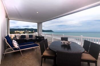 The Palms by Dream Makers