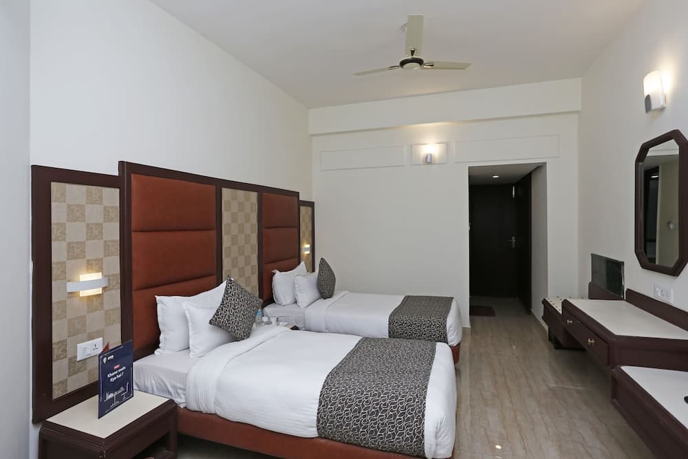 OYO 8078 The Central Palm