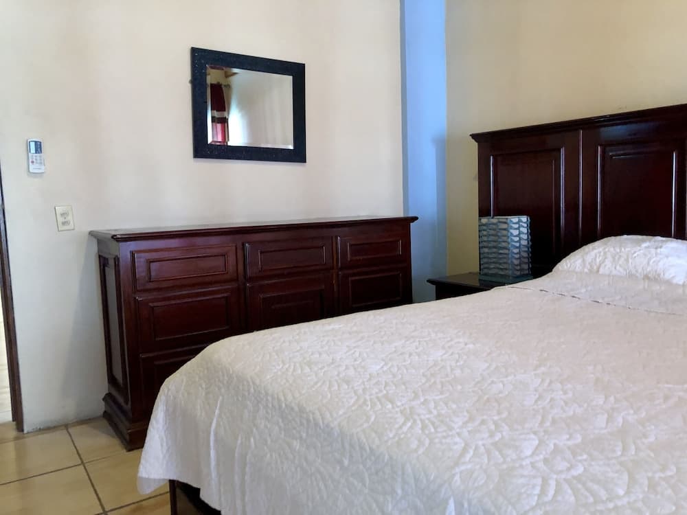 Auber Cayes Guest House