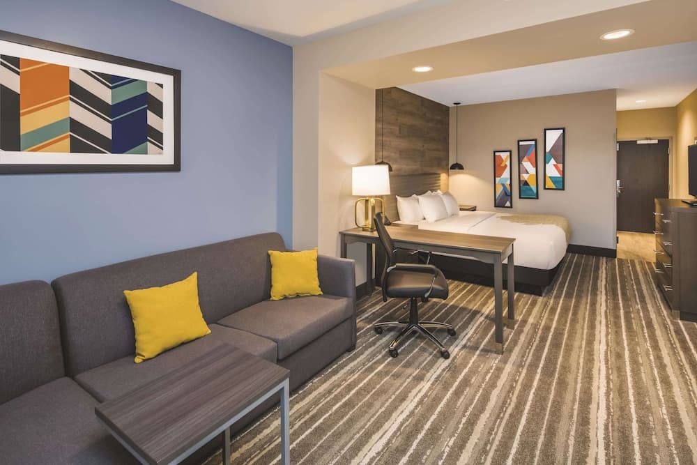 La Quinta Inn & Suites by Wyndham Atlanta South - McDonough