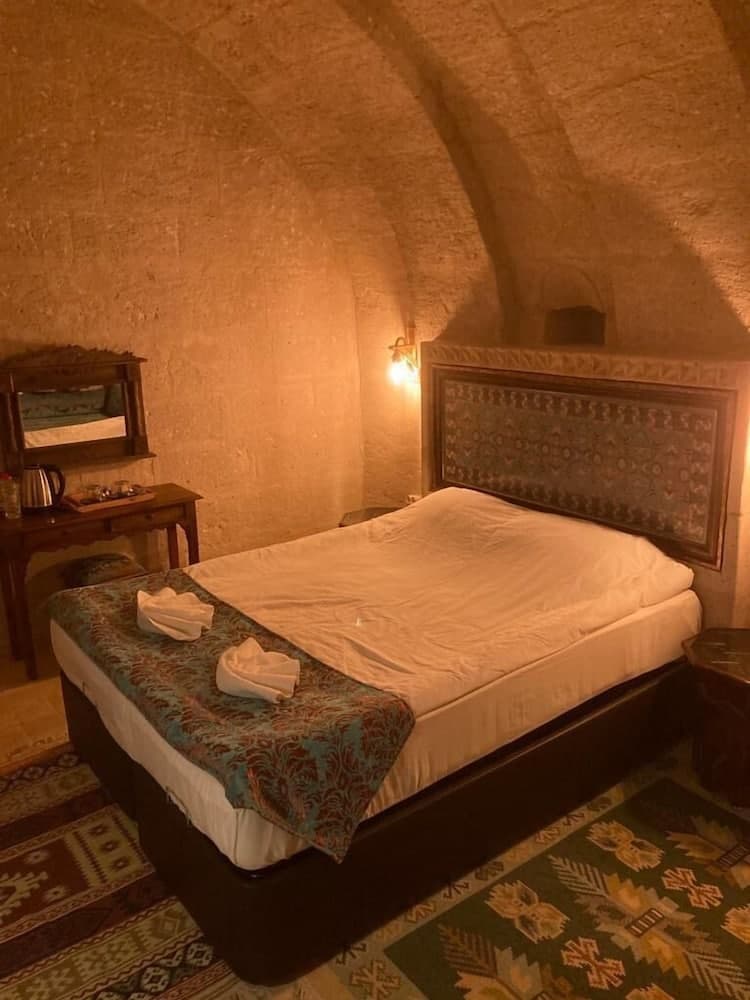 Monte Cappa Cave House