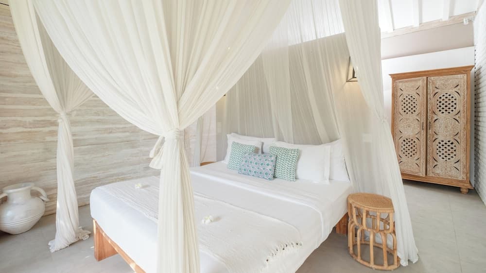 Villa Little Mannao by Villa Finder