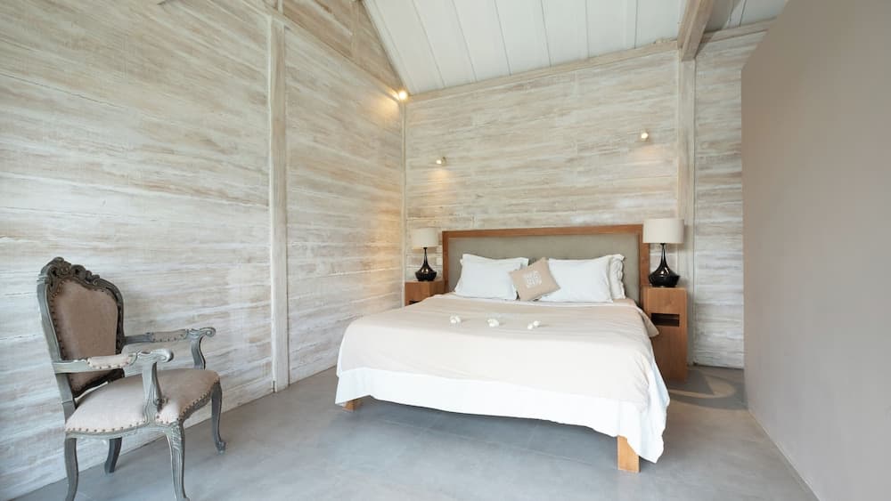 Villa Du Ho by Villa Finder