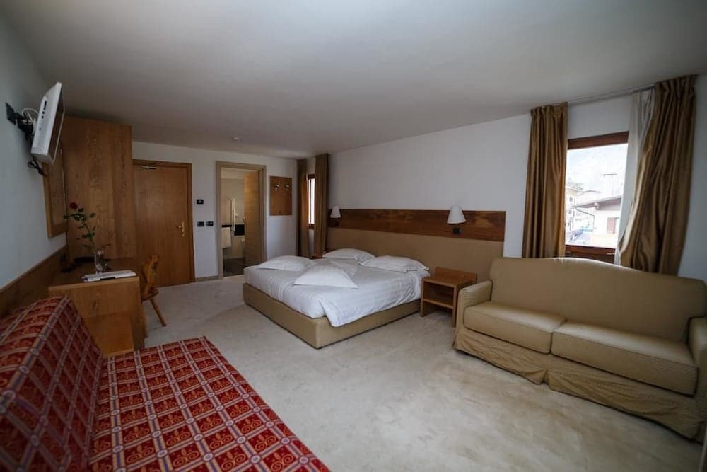 Olympic Regina Hotel