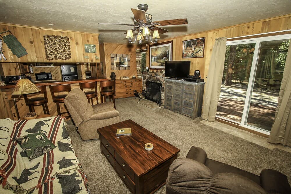 Our Mountain Hideaway 2 Bedroom Home by RedAwning