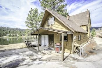 On The Lake 2 Bedroom Home