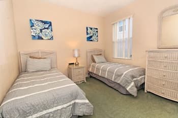 234od 4 Bedroom Home by RedAwning