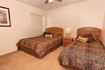 684od 5 Bedroom Home by RedAwning