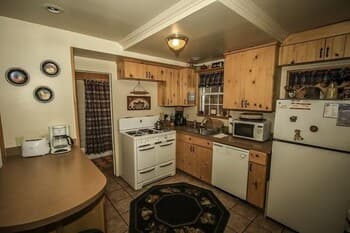 Ponderosa 2 Bedroom Cabin by RedAwning