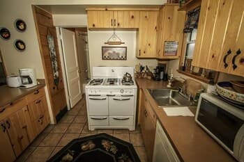 Ponderosa 2 Bedroom Cabin by RedAwning