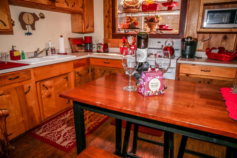 Little Bear Hug Studio Bedroom Cabin by RedAwning