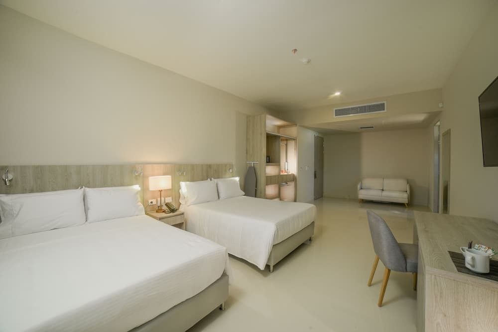 Hotel Dorado Plaza Alto Prado