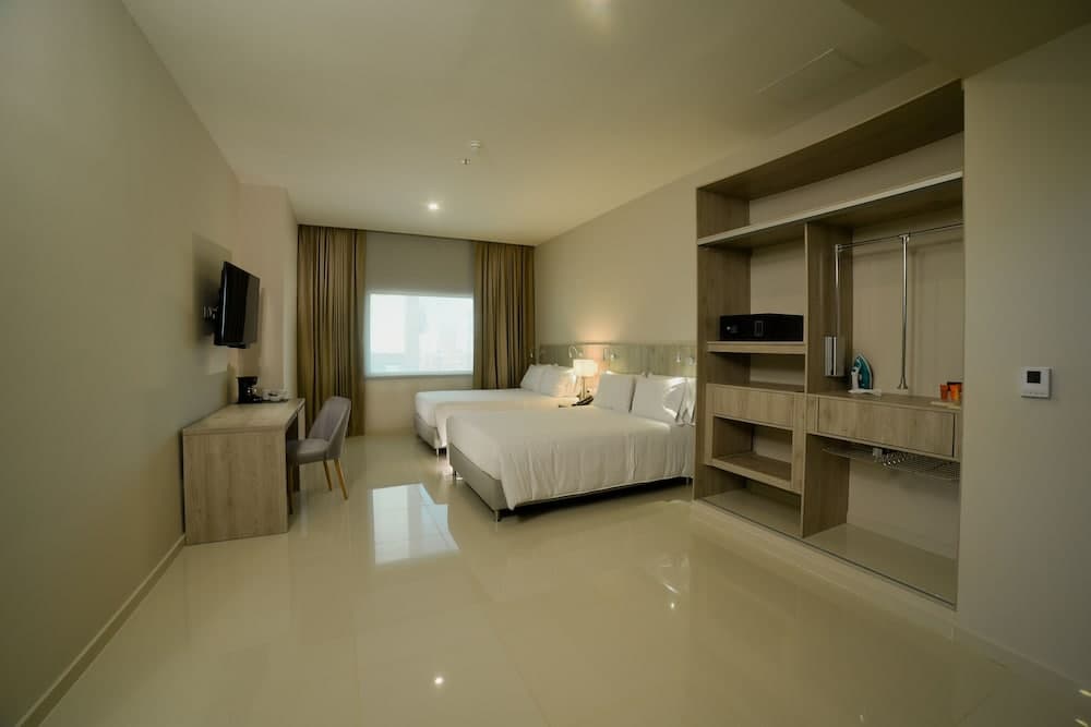 Hotel Dorado Plaza Alto Prado