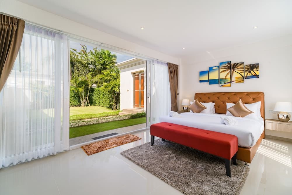 Luxury Pool Villa 604