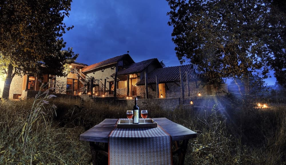 Pugdundee Safaris - Kanha Earth Lodge