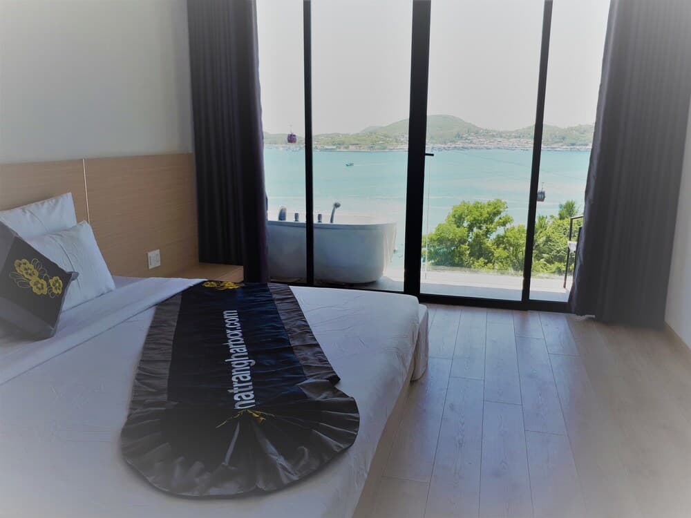 Nha Trang Harbor Apartments & Hotel