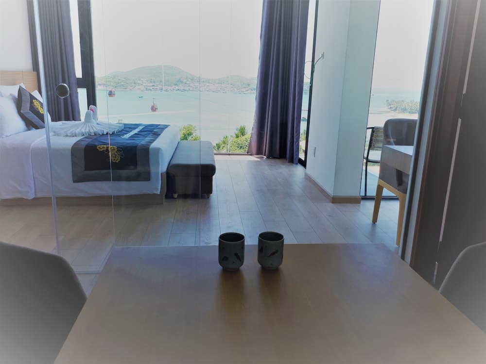 Nha Trang Harbor Apartments & Hotel