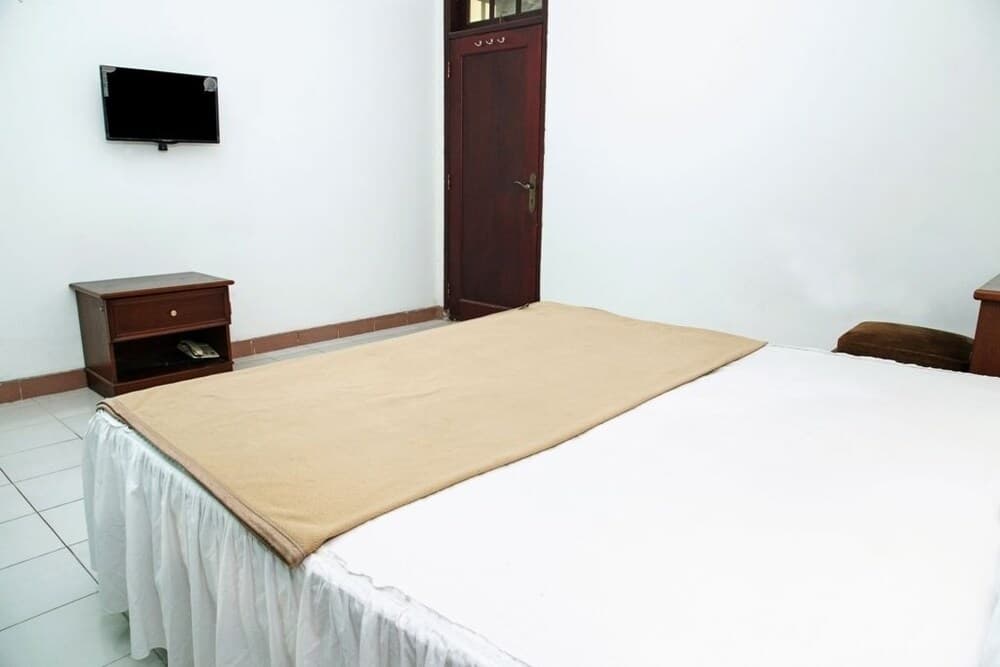 RedDoorz near UPN Veteran