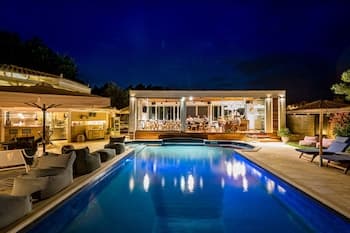 Anthemion Suites & Villas