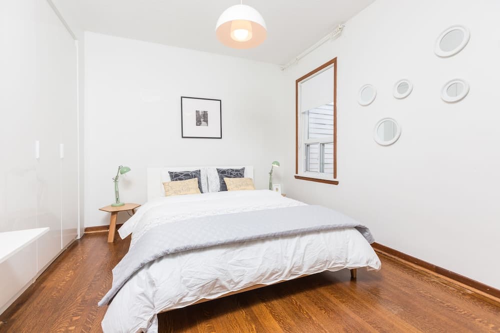 Applewood Suites - Queen West